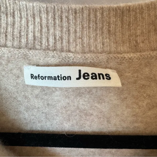 Reformation Women’s Oatmeal 100% Cashmere‎ Crew Neck Sweater Size Small - Image 2