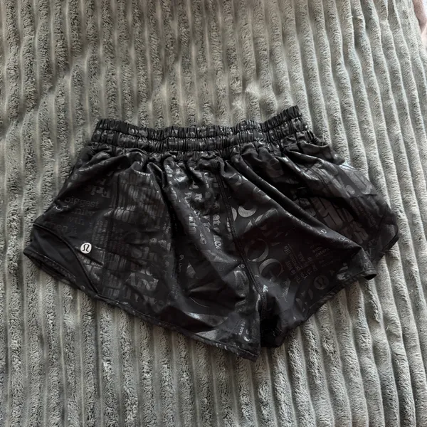 Lululemon Hotty Hot Short II *2.5" Manifesto - Image 6