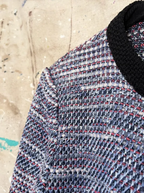St John Tweed Cropped Blazer - Image 3