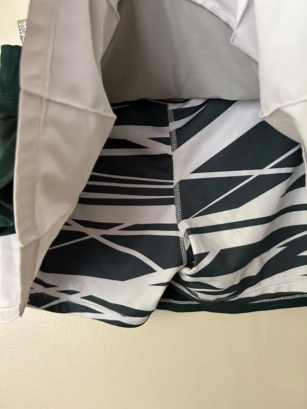 Duc green and white skort Size M - Image 4