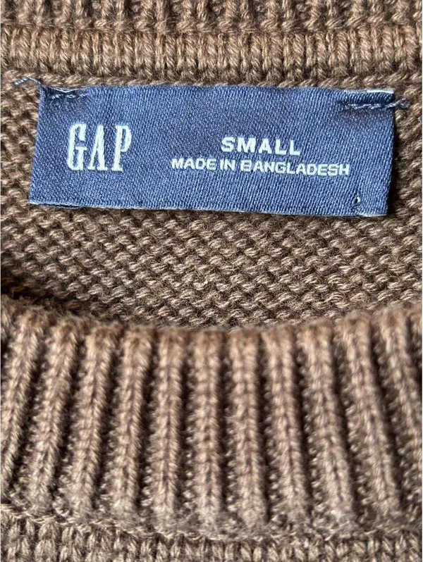 Gap brown classic crewneck sweater features a soft knit design - Image 2