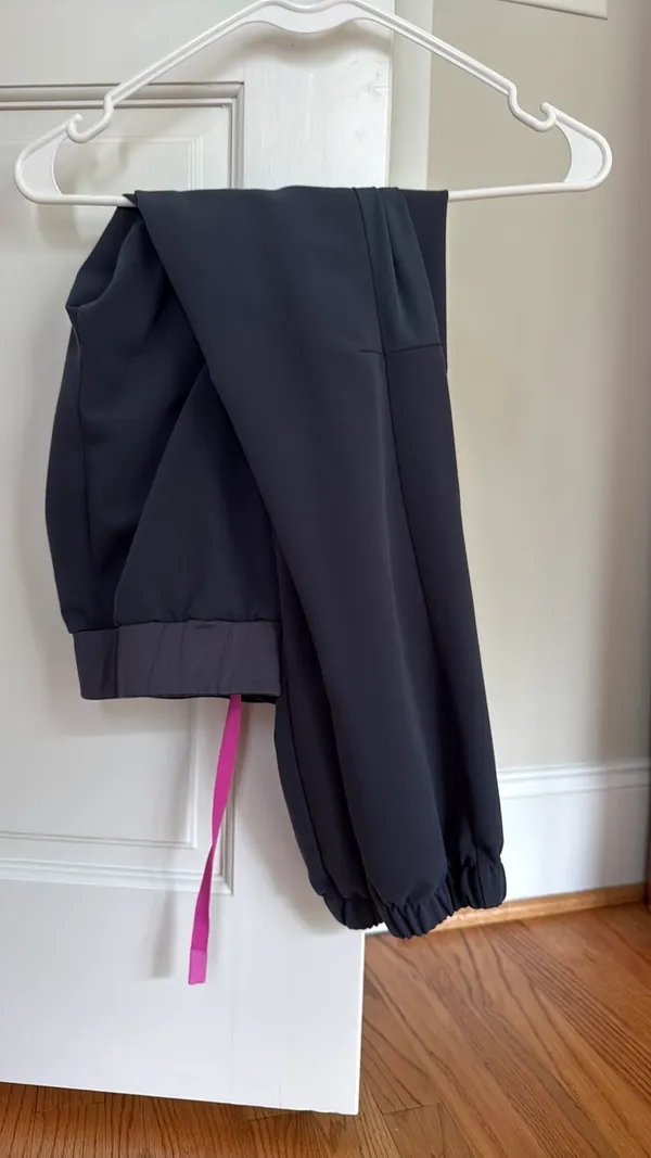 FIGS Scrubs Set - Image 5