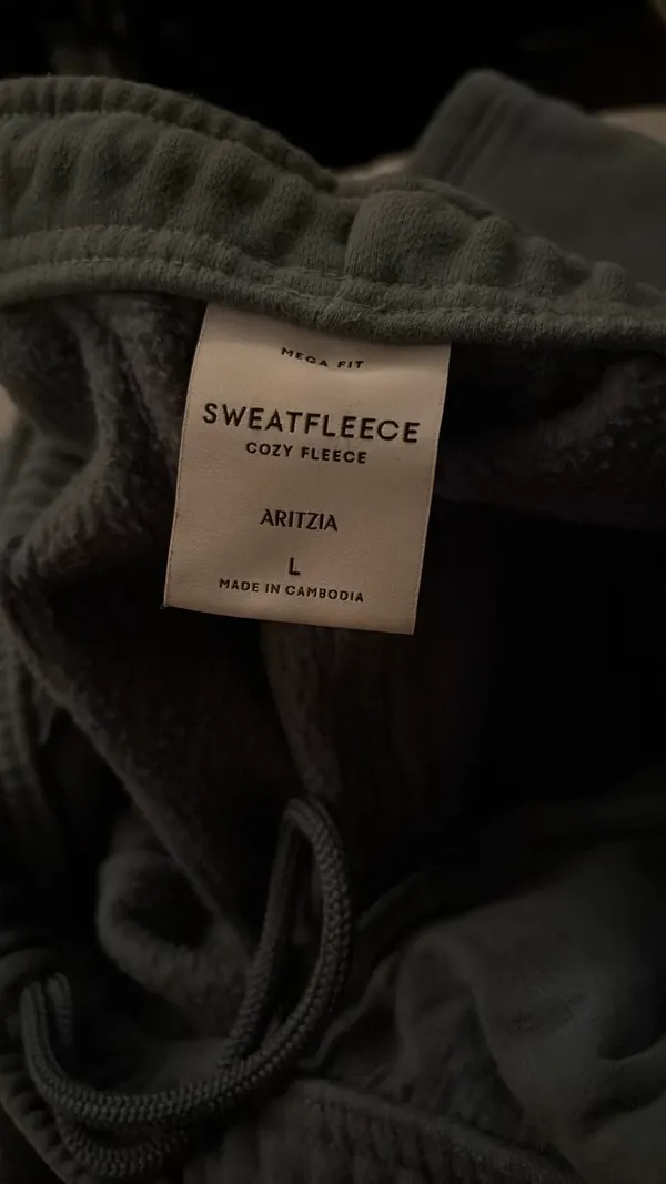 Aritzia Sweatpants TNA Cozy Fleece - Image 3
