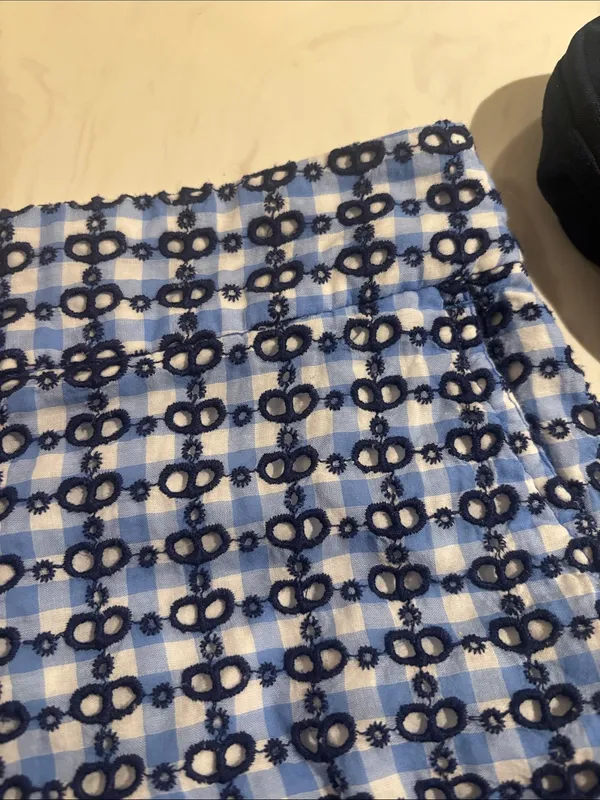 Vineyard Vines Blue Eyelet Gingham Patterned Women's Shorts - Image 3