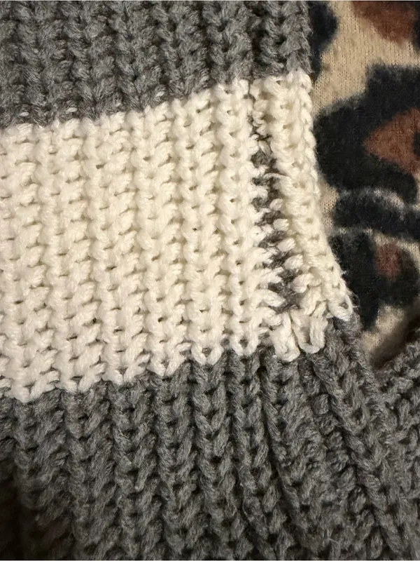 2000s vintage style 2011 aeropostale gray and white striped hooded knit cardigan - Image 9