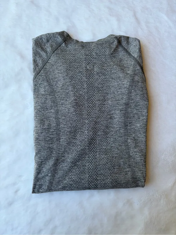 Lululemon Women’s Gray Long Sleeve Swiftly Tech 2.0 - Image 3