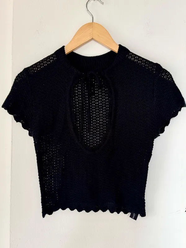 Tiger Mist Black Open Knit Keyhole Crop Top Small Scalloped Festival Coquette - Image 9