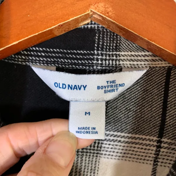 Old Navy The Boyfriend Shirt Womens M Black White Buffalo Plaid Flannel Tunic - Image 2
