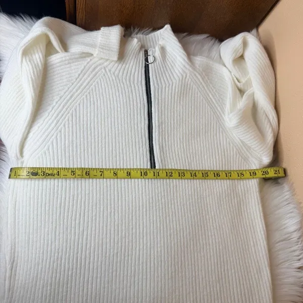 UNBRANDED Super Soft 1/4 Zip Sweater Size Medium White - Image 5