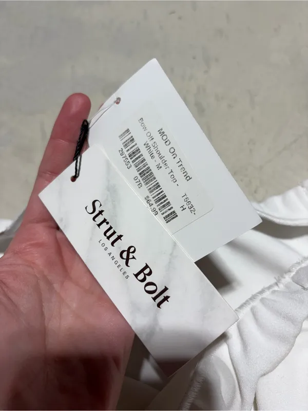 Strut & bolt NWT Off-Shoulder White LONG Sleeve Women's Top medium MSRP$65 - Image 4