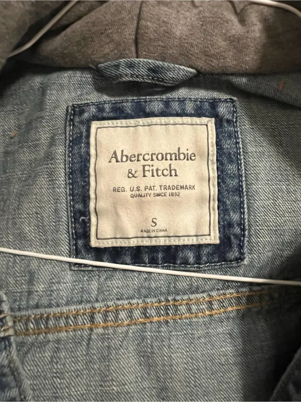 Y2K Abercrombie & Fitch Women's Hooded Jean Trucker Jacket Size S - Image 5