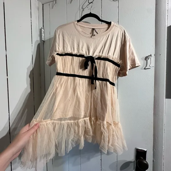 Anthropologie Cream Tulle Babydoll Dress with Black Ribbon - Image 2