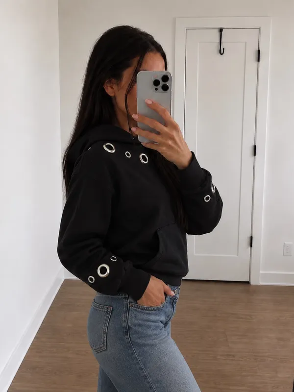 MONROW Viral Black Oversized
Grommet Hoodie Size XS - Image 2
