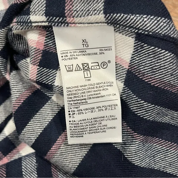 Banana Republic Boyfriend Fit Flannel Shirt - Image 8