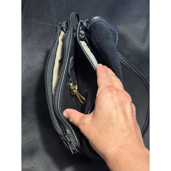 Black‎ Pebbled Leather Multi Pocket Shoulder Bag with Magnetic Flap and Key Clip - Image 8