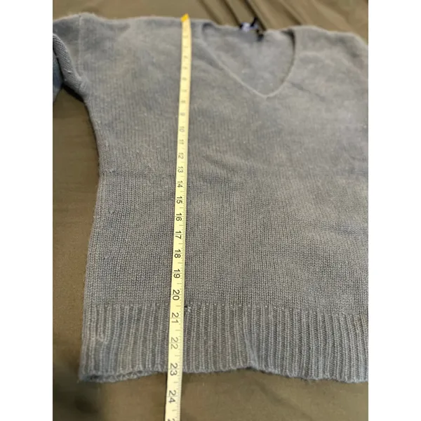 Theory 100% Cashmere V-Neck Pullover Blue fuzzy Relaxed Quiet Luxury Sweater - Image 5