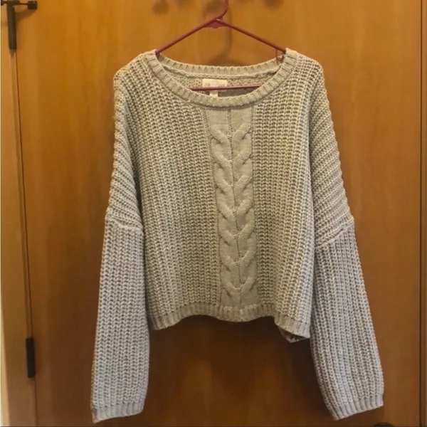 Francesca's Size Large Chunky Grey Cable Knit Sweater New with Tags - Image 8