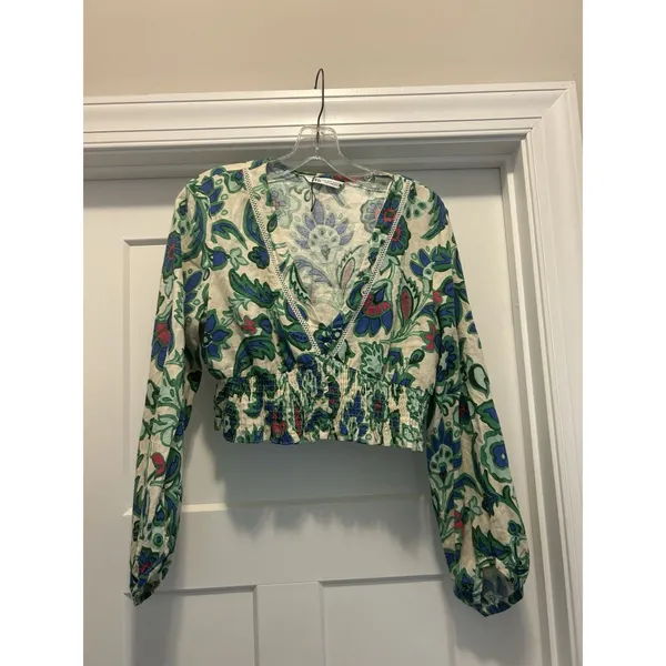 Zara Floral Cropped Long-sleeve Green and Blue Size Medium Resort Coastal Preppy - Image 3