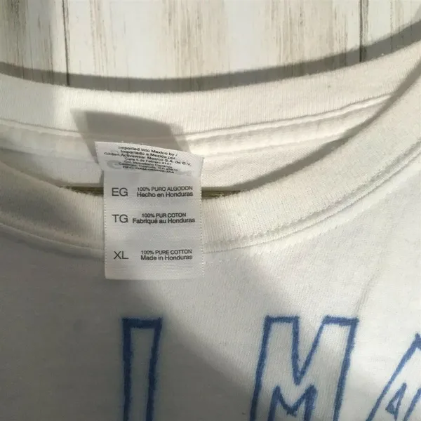 SKU18 Gildan T-shirt XL " Damn, I Make 85 Look Good" - Image 3