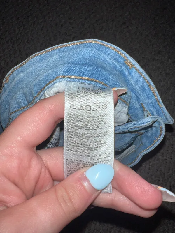 Old Navy Skinny Jeans - Image 2