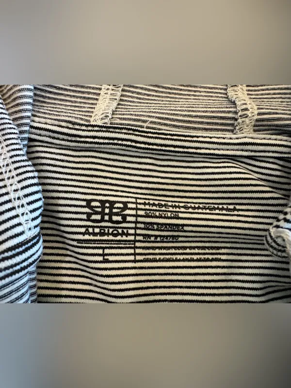 Albion lightweight zip up hoodie sweet stripes size large - Image 4