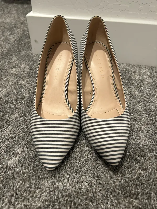 Blue and White Heels Black Size 8 - Image 2