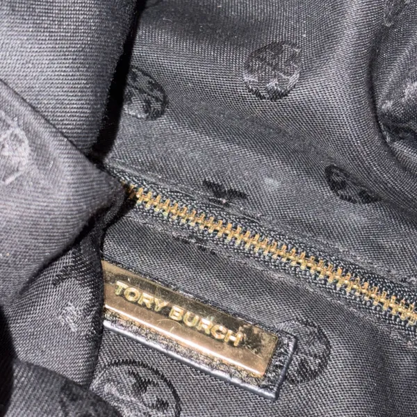 Tory Burch Black Leather Taylor Convertible Foldover Crossbody Purse - Image 14