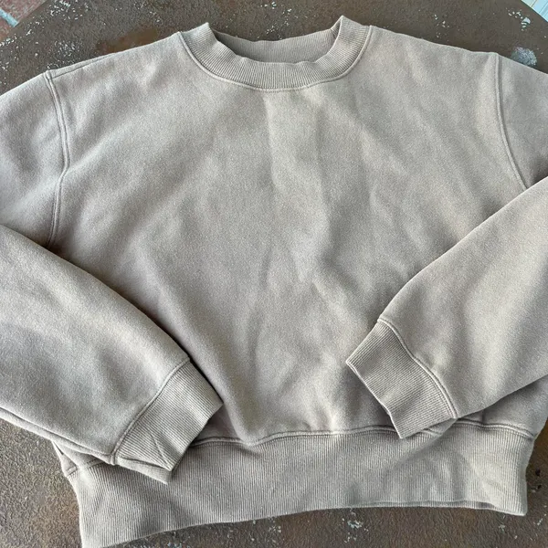 Aritzia TNA cropped tan crewneck sweatshirt sz s - Image 3