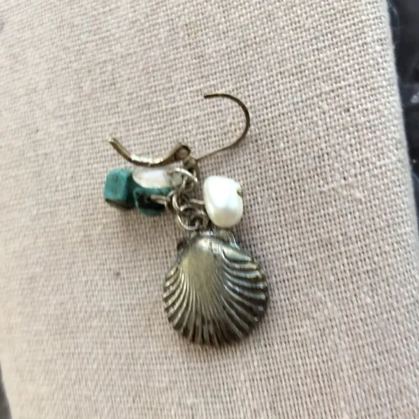 Vintage Shell Earrings - Image 4