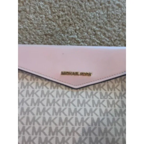Michael kors large envelope purse missing strap imperfect - Image 2