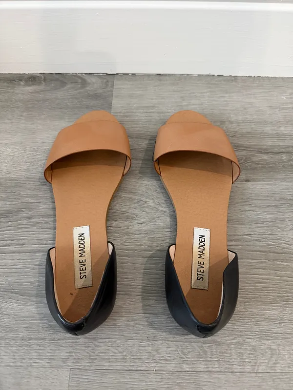 Steve Madden Tan and Black Two-Piece Open-Toe Sandals - Image 2