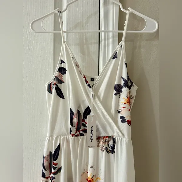 NWT Women’s Size Small Floral White Sleeveless Dress - Image 4