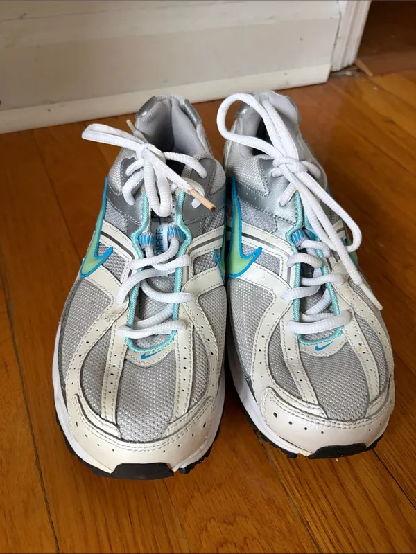 Nike Women's White and Gray Sneakers with Blue Swoosh - Image 2