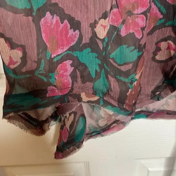 FREE PEOPLE Floral Raw Hem Wrap Top with‎ Ruched Back Detail Size Small - Image 8