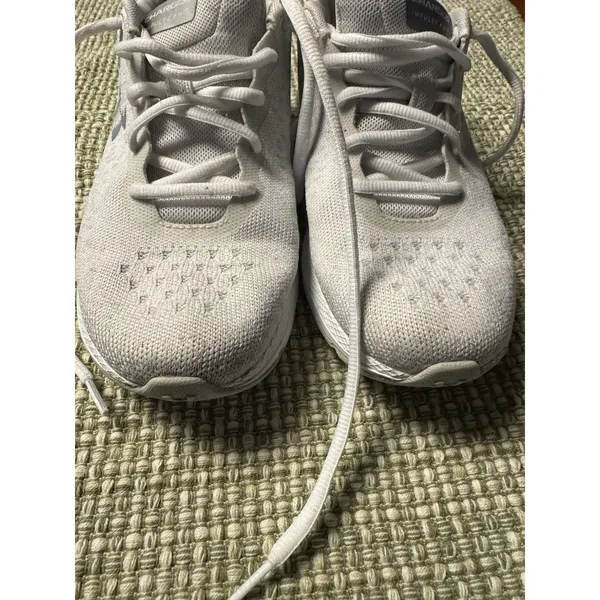 Underarmour‎ Women's Charged Impulse Knit Sneakers Light Grey And White Size 7.5 - Image 2