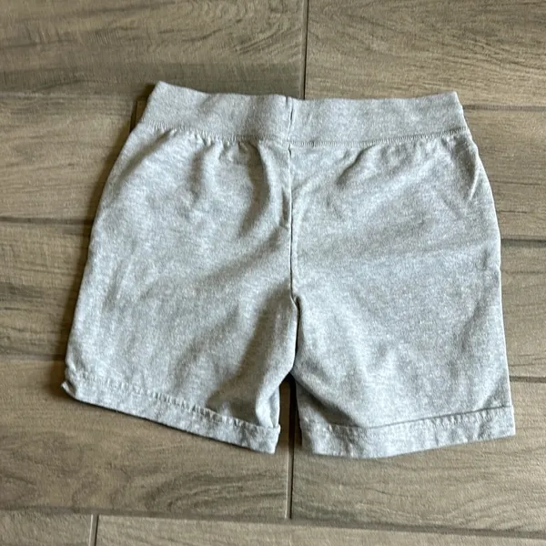 Hanes gray shorts - Image 4