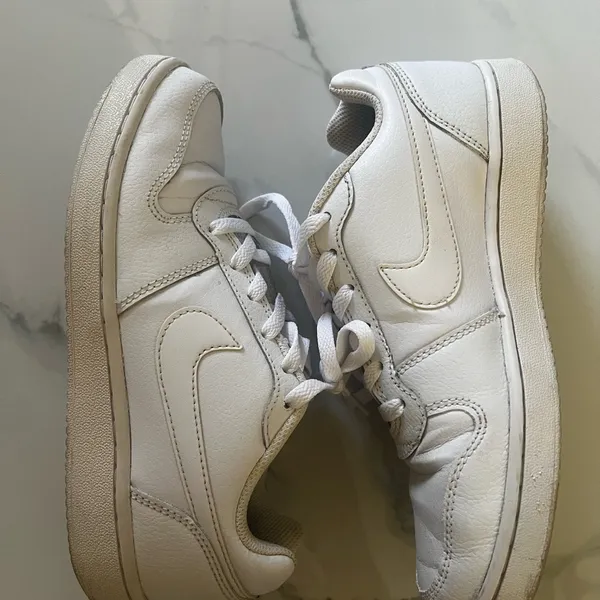 Nike Shoes sz 6.5 - Image 2