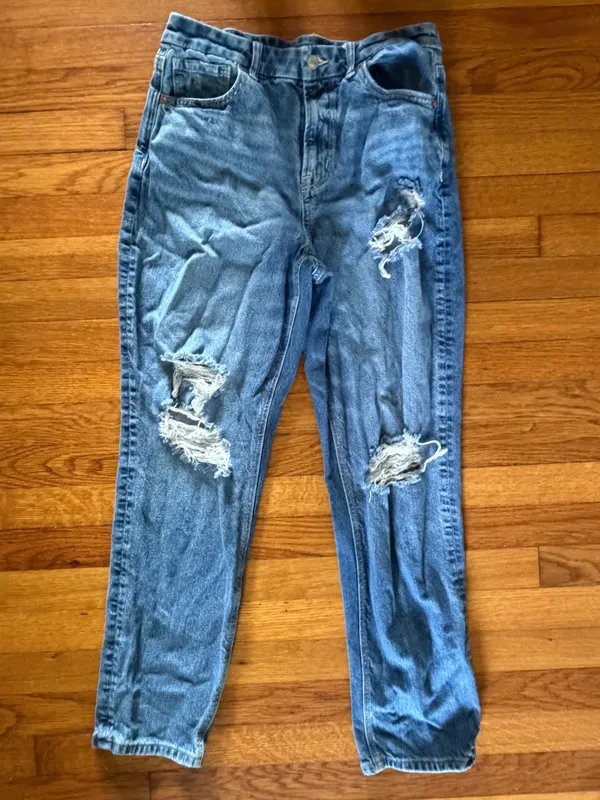 👖 American Eagle Curvy Strigid Ripped Mom Jeans 👖 ~ Size 10 - Image 2