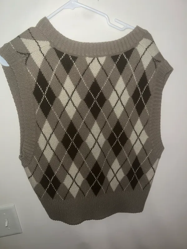 Sweater Vest Tan - Image 2