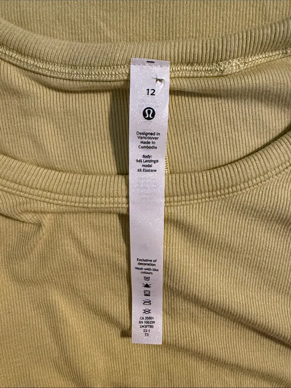 🍋 LULULEMON Hold Tight Short Sleeve Shirt Size 12 - Image 2