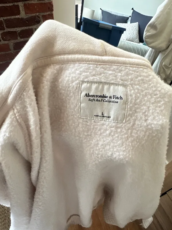 Cropped Zip-Up Abercrombie Hoodie - Image 4