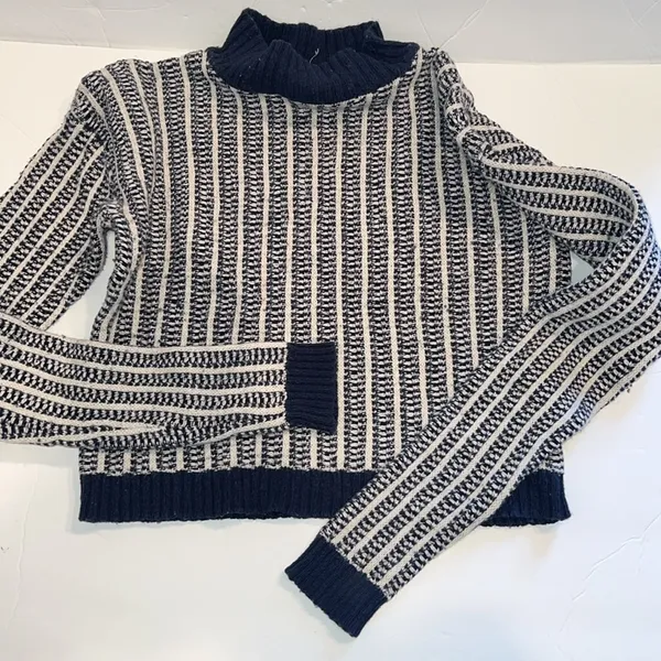 BDG Sweater Womens Small Blue White Long Sleeve Crewneck Crop Top Striped - Image 7