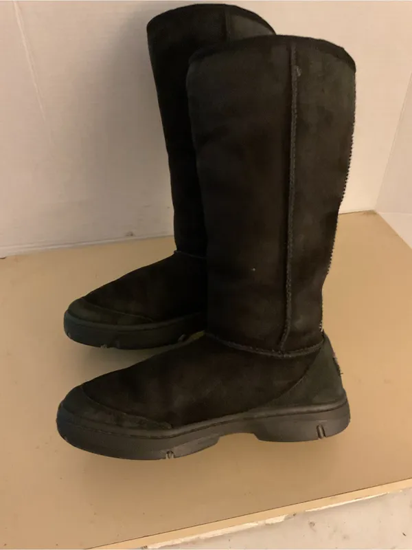 UGG women Black suede tall Tasman braided classic boots US 6 - Image 8
