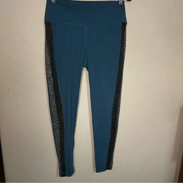 Vuori Racer Blue Gray Side Stripe High Rise Athletic‎ Leggings - Image 2