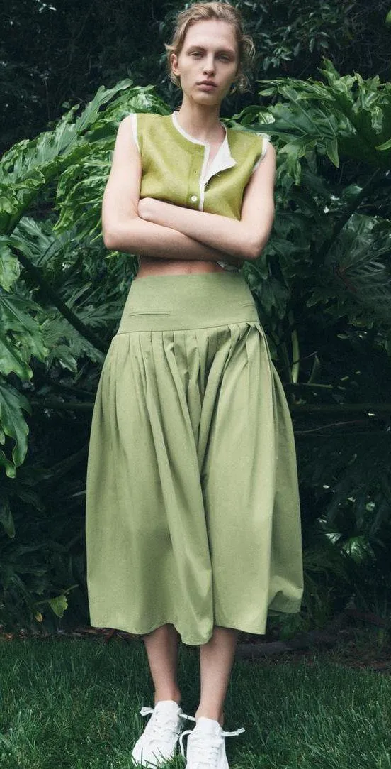 ZARA NWT Green YOKE DETAIL PLEATED SKIRT ZW COLLECTION. Size Medium - Image 8