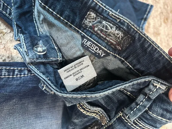 Silver Jeans - Image 4