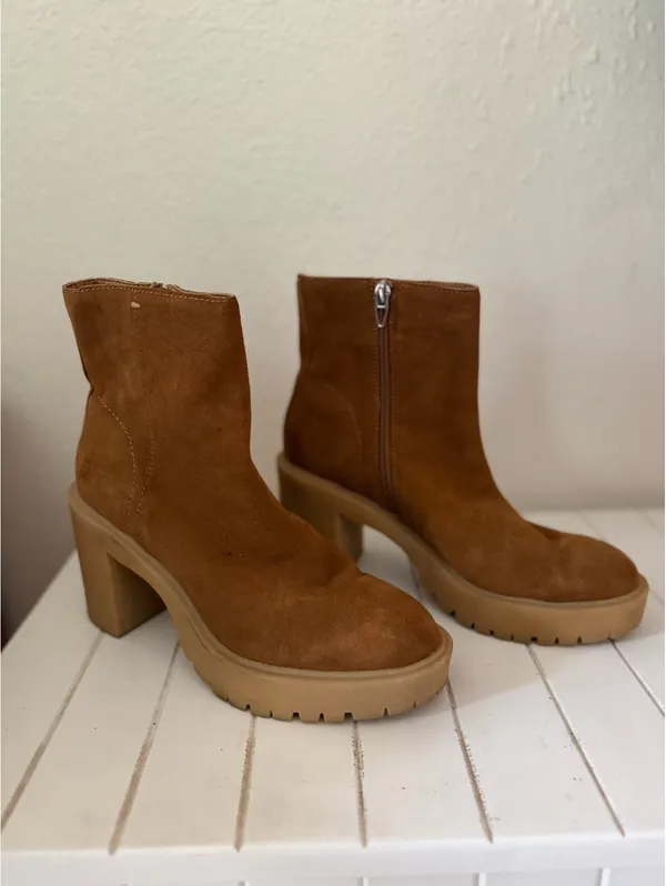 Dolce Vita camel suede platform ankle boots Brown Size 7.5 - Image 2