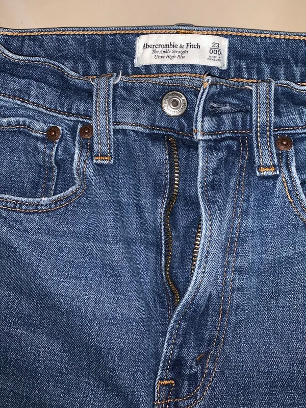 Abercrombie Ultra High Rise Ankle Straight Jeans - Image 8