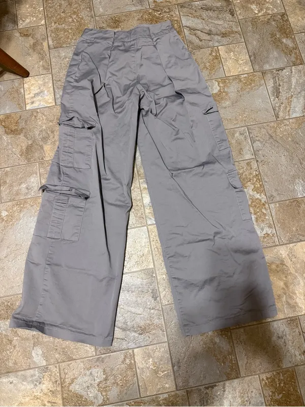 Edikted | Gray Lilac wide leg cargo pants size medium. - Image 2