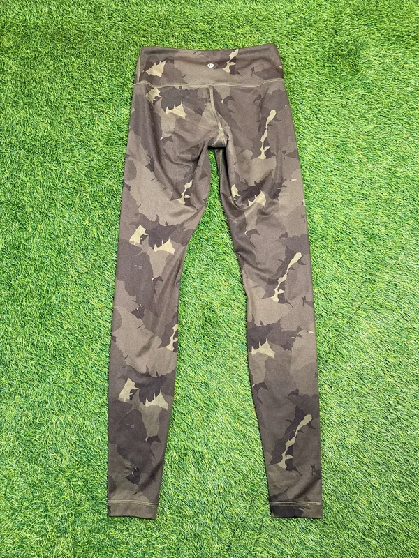 Lululemon High Rise Leggings Size 4 Dark Green Floral Camo Print - Image 2